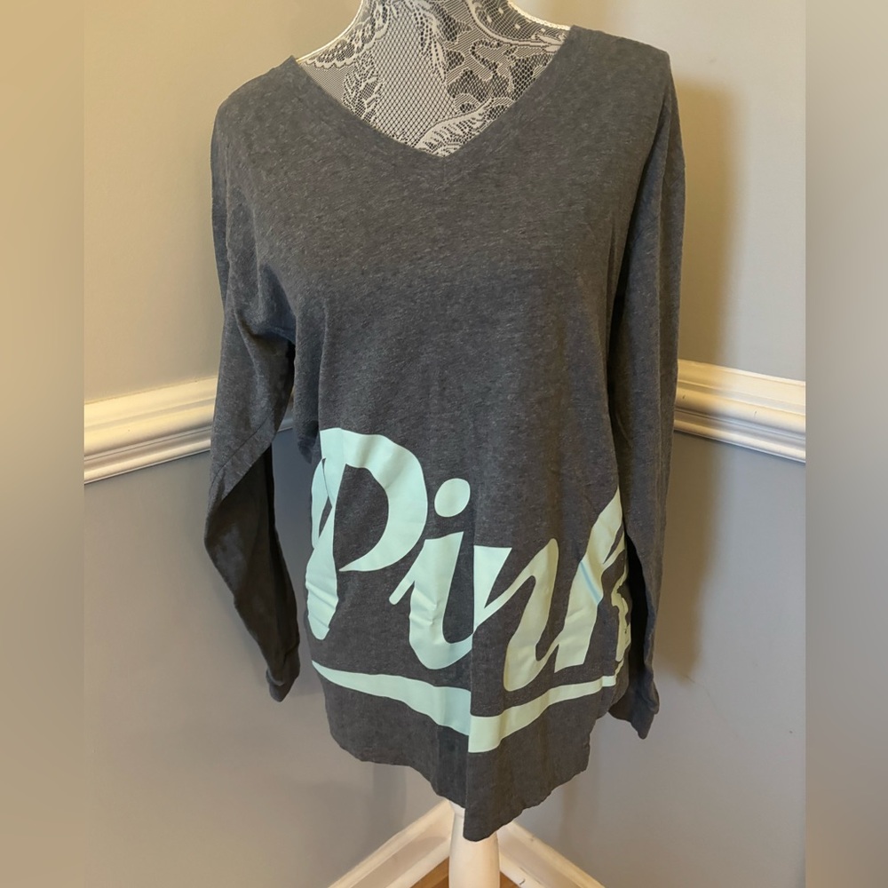 Victoria’s Secret Gray VNeck Long Sleeve T shirt Size M